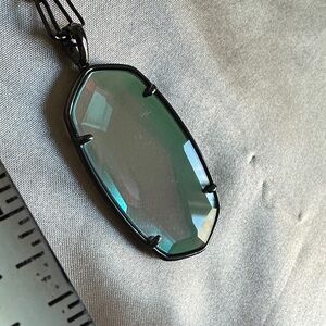 Kendra Scott Necklace iridescent